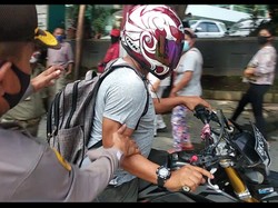 Kena Razia Masker, Pemotor di Medan Pura-pura Menepi Lalu Kabur