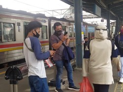 Tanggapan Penumpang KRL soal Imbauan Hindari Pakai Masker Scuba-Buff