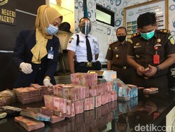 Jadi Tersangka, Kadisperindag Mojokerto Kembalikan Kerugian Negara Rp 1,03 M