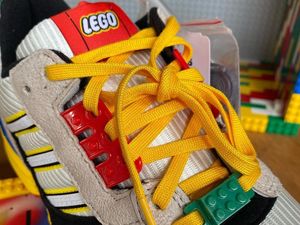 Kolaborasi Unik, Intip Bocoran Sneakers Adidas x Lego