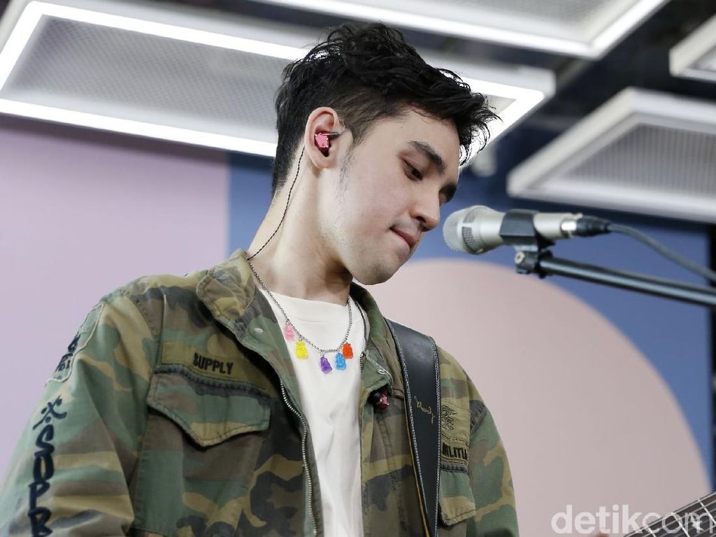 Baru Belajar Musik di Usia 20 Tahun, Telat Nggak Sih? Baru Belajar Musik di Usia 20 Tahun, Telat Nggak Sih?