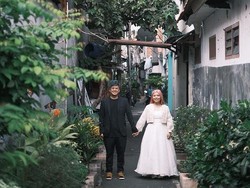 Foto Prewedding di Gang Sempit Daerah Roxy Ini Viral Bikin Takjub
