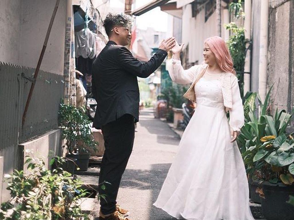 Intip Inspirasi Foto Prewedding di Gang Sempit Roxy yang Viral