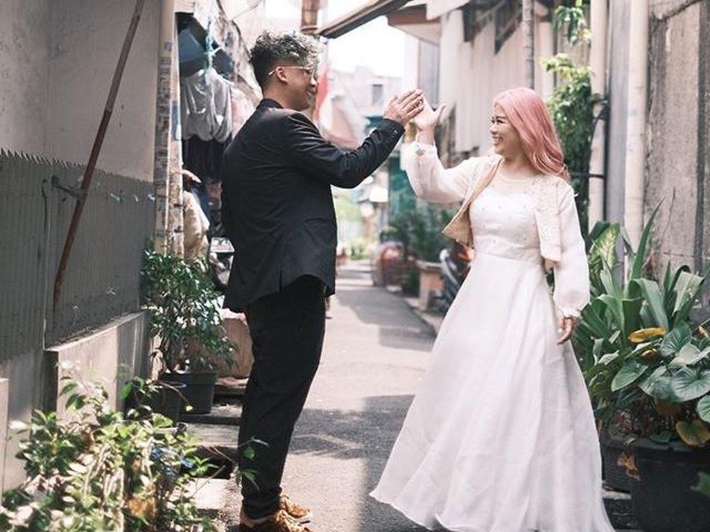 Intip Inspirasi Foto Prewedding di Gang Sempit Roxy yang Viral Intip Inspirasi Foto Prewedding di Gang Sempit Roxy yang Viral