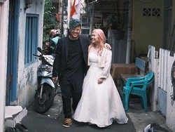 Foto Prewedding di Gang Sempit Roxy Viral, Ini Cerita di Baliknya