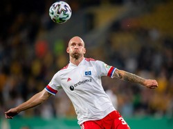 Pesepakbola Ini Nyamperin Penonton di Tribune untuk Baku Hantam!