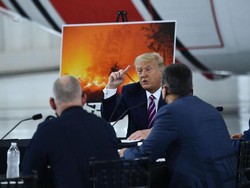 Trump Sangkal Perubahan Iklim Dalang Kebakaran Hutan AS