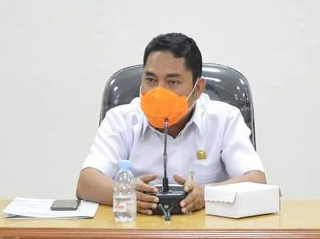 Wakil Ketua DPRD Sulbar Terpapar Corona, Jalani Isolasi Mandiri Wakil Ketua DPRD Sulbar Terpapar Corona, Jalani Isolasi Mandiri