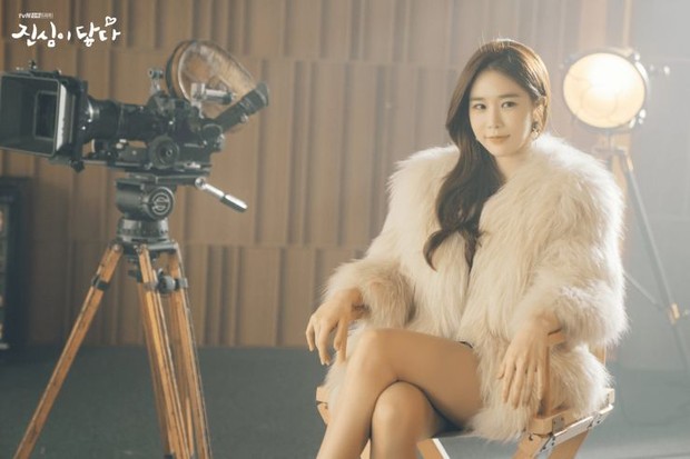 Yoo In Na/hancinema.net Oh Yoon Soo (Yoo In Na) merupakan aktris yang populer bukan karena aktingnya yang baik tapi karena penampilannya yang cantik.