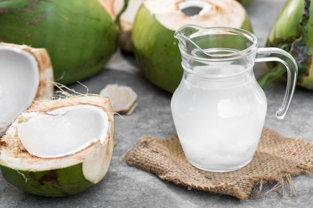 Air kelapa dapat meredakan asam lambung.