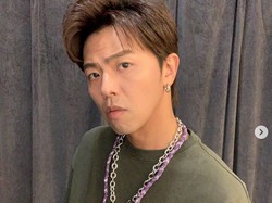 Penyanyi Alien Huang Meninggal, Diduga Jatuh di Kamar Mandi