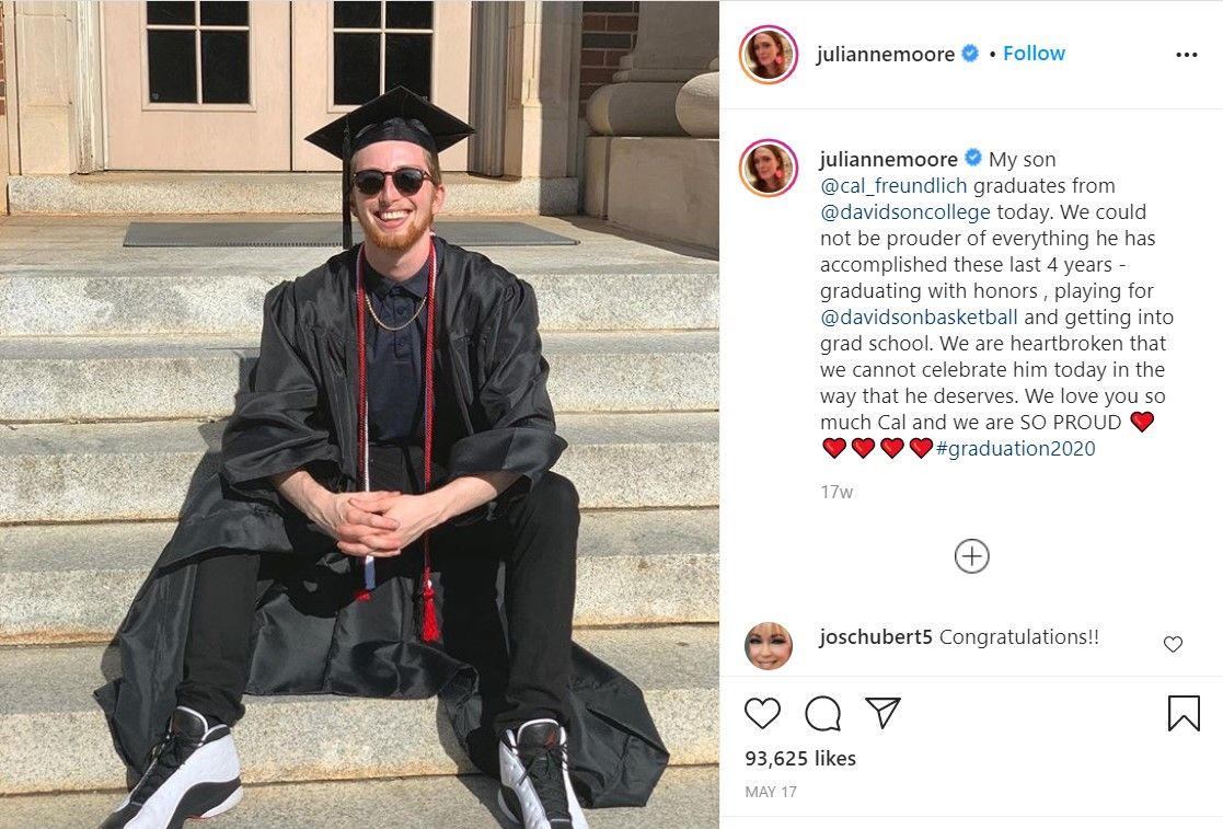 Artis Hollywood Wisuda Online Artis Hollywood Wisuda Online