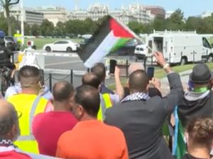 Damai Israel-UEA Dibalas Aksi di Gedung Putih dari Pro-Palestina Damai Israel-UEA Dibalas Aksi di Gedung Putih dari Pro-Palestina