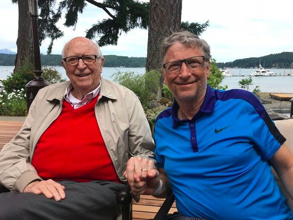 Akrabnya Bill Gates dan Ayah Tercinta yang Meninggal Dunia