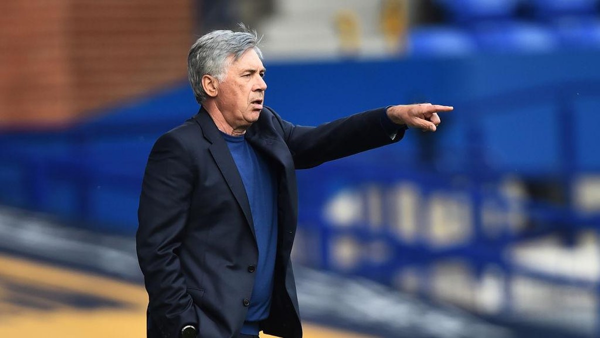 Carlo Ancelotti ingin memanfaatkan kerapuhan Liverpool. (Foto: Getty Images/Nathan Stirk)
