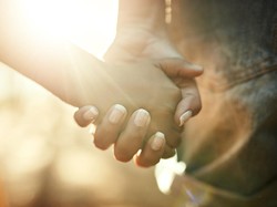 Alat Canggih Buat Para Jomblo, Bikin Serasa Punya Gandengan ke Mana-mana