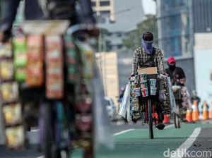 Ini Alasan Masker Scuba dan Buff Dilarang di KRL