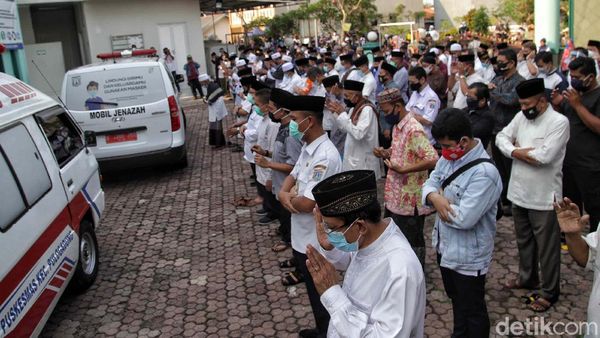 Jenazah Sekda DKI Disalatkan di Masjid Rorotan