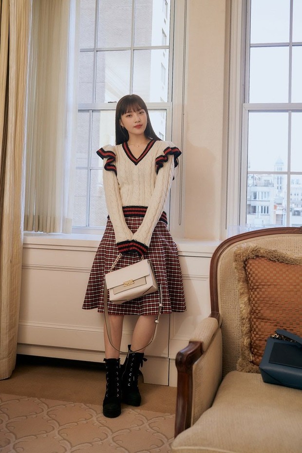 Joy Saat Menghadiri New York Fashion Week Tahun Ini/ Foto: Koreaboo Joy Saat Menghadiri New York Fashion Week Tahun Ini/ Foto: Koreaboo