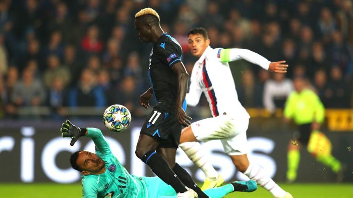 Krepin Diatta BRUGGE, BELGIUM - OCTOBER 22: Krepin Diatta of Club Brugge scores a goal which is disallowed during the UEFA Champions League group A match between Club Brugge KV and Paris Saint-Germain at Jan Breydel Stadium on October 22, 2019 in Brugge, Belgium. (Photo by Catherine Ivill/Getty Images)