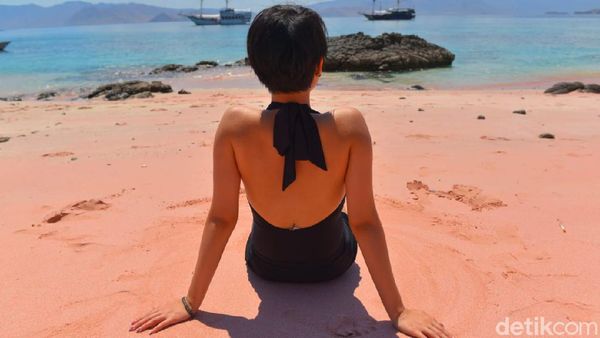 Potret Long Pink Beach yang Aduhai