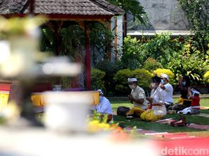 Melihat Lebih Dekat Perayaan Galungan di Kala Pandemi COVID-19 Melihat Lebih Dekat Perayaan Galungan di Kala Pandemi COVID-19