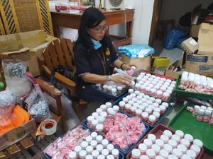 769 Ribu Kapsul Obat Pelangsing Ilegal Disita BBPOM Semarang 769 Ribu Kapsul Obat Pelangsing Ilegal Disita BBPOM Semarang