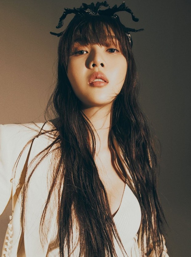 Penampilan Joy di GQ Korea/ Foto: Soompi Penampilan Joy di GQ Korea/ Foto: Soompi