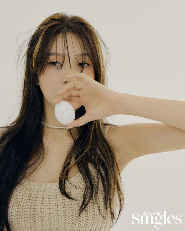 Penampilan Joy di Singles/ Foto: Koreaboo Penampilan Joy di Singles/ Foto: Koreaboo