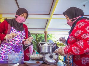 Ada Corona, Ibu-ibu di Indramayu Getol Jualan Online Olahan Ikan