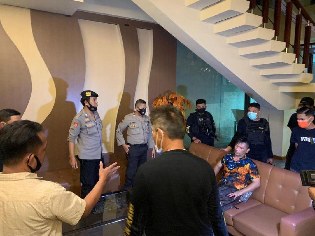Mantan Istri Tolak Rujuk, Pria di Makassar Bakar Kasur di Hotel