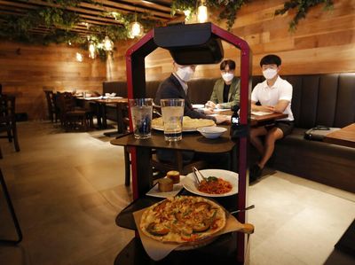 Canggih! Restoran di Korea Selatan Layani Pelanggan Dengan Robot