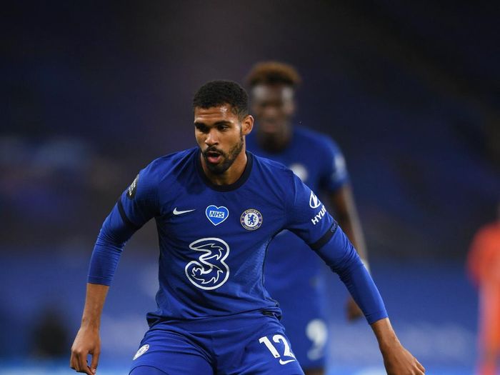 Ruben Loftus-Cheek LONDON, ENGLAND - JULY 04: Ruben Loftus-Cheek of Chelsea runs with the ball during the Premier League match between Chelsea FC and Watford FC at Stamford Bridge on July 04, 2020 in London, England. Football Stadiums around Europe remain empty due to the Coronavirus Pandemic as Government social distancing laws prohibit fans inside venues resulting in all fixtures being played behind closed doors. (Photo by Mike Hewitt/Getty Images)