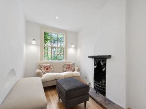 5 Tips Bikin Ruangan Sempit di Rumah Terlihat Lebih Luas 5 Tips Bikin Ruangan Sempit di Rumah Terlihat Lebih Luas