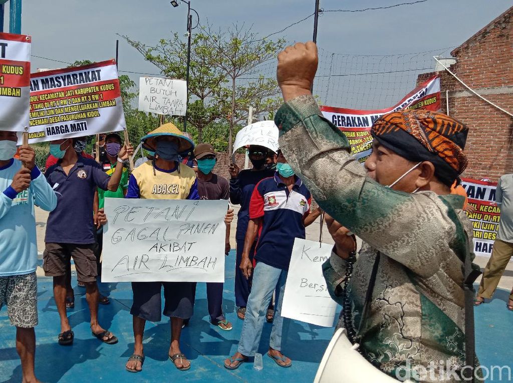 Protes Pabrik Tahu Cemari Air, Warga Geruduk Balai Desa di Kudus Protes Pabrik Tahu Cemari Air, Warga Geruduk Balai Desa di Kudus