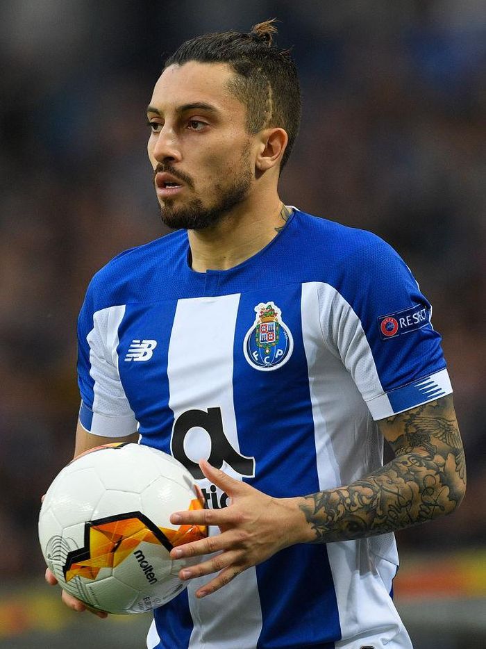 Alex Telles PORTO, PORTUGAL - FEBRUARY 27: Alex Telles of Porto in action during the UEFA Europa League round of 32 second leg match between FC Porto and Bayer 04 Leverkusen at Estadio do Dragao on February 27, 2020 in Porto, Portugal. (Photo by Octavio Passos/Getty Images)