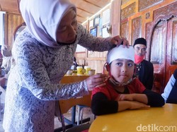 Aneka Permintaan Anak Rambut Gimbal di Dieng: Bakso hingga Kalung Emas