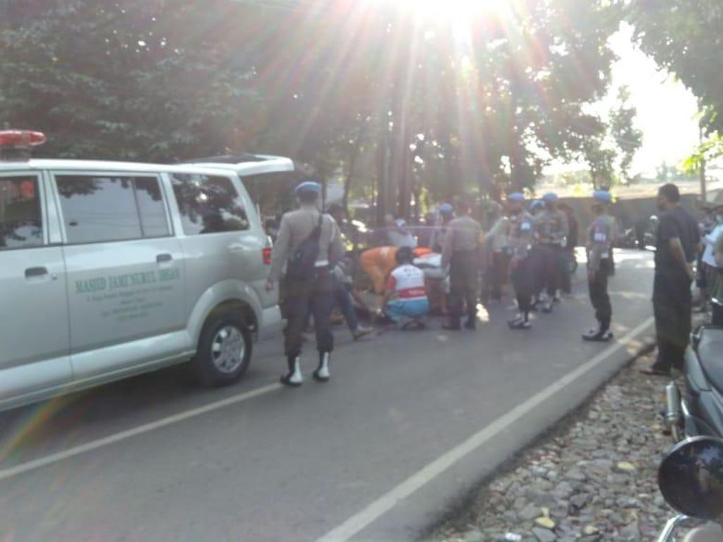 Polisi Tewas Dibegal di Pondok Ranggon, Polres Jaktim Olah TKP Polisi Tewas Dibegal di Pondok Ranggon, Polres Jaktim Olah TKP