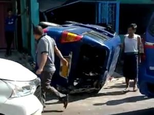 Satu Korban Angkot Terguling di Sukabumi Tewas