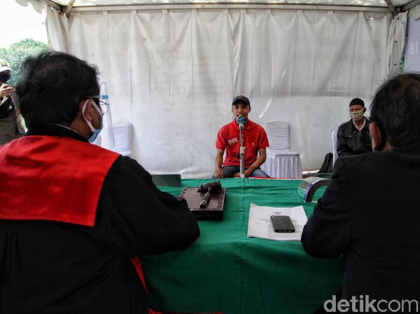 Foto Pelanggar PSBB Disidang di Tempat