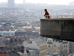 Dikepung Zona Merah Corona, Jerman Keluarkan Peringatan Perjalanan untuk Wina