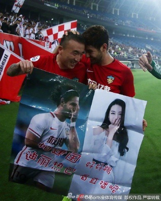 Dilraba Dilmurat / twitter.com (dilrabdilmurat) Poster Dilraba Dilmurat pernah dijadikan bahan selebrasi Alxandre Pato