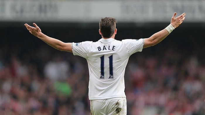 LONDON, ENGLAND - MAY 19:  Gareth Bale of Tottenham Hotspur celebrates a goal during the Barclays Premier League match between Tottenham Hotspur and Sunderland at White Hart Lane on May 19, 2013 in London, England.  (Photo by Ian Walton/Getty Images)