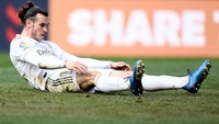 Gareth Bale sempat mau dijual pada musim panas lalu, tapi sepi peminat. Bale diyakini sudah melewati masa jayanya, yang kini sudah berusia 32 tahun dan suka kambuhan cedera (Getty Images/Juan Manuel Serrano Arce)