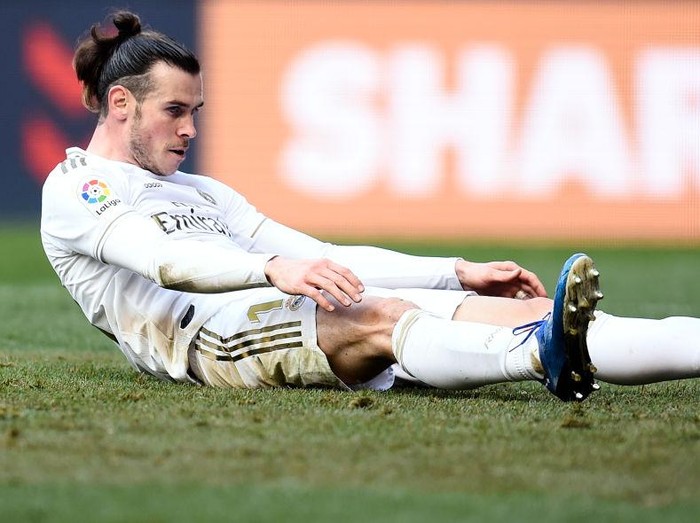PAMPLONA, SPAIN - FEBRUARY 09: Gareth Bale of Real Madrid CF 
 reacts during the Liga match between CA Osasuna and Real Madrid CF at El Sadar Stadium on February 09, 2020 in Pamplona, Spain. (Photo by Juan Manuel Serrano Arce/Getty Images)