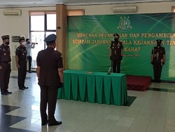 Wakil Jaksa Agung Lantik Kajati Papua Barat Wilhelmus Lingitubun