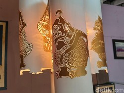 Kreatif, Penyuka Musik Metal Ini Sulap Paralon Jadi Lampion Menarik