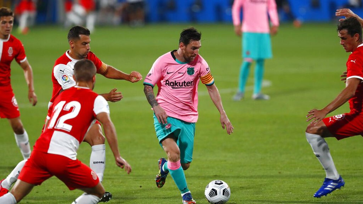 Momen Magis Kayak Gini yang Bikin Messi Jadi Bintangnya Barca. (Foto: AP/Joan Monfort)
