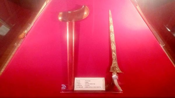 Foto: Merawat Keris Berusia Ratusan Tahun di Purworejo