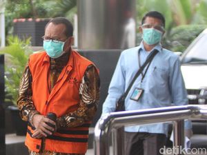 Nurhadi Tuding Menantu Terima Rp 35 M untuk Beli Tas dan Mobil Nurhadi Tuding Menantu Terima Rp 35 M untuk Beli Tas dan Mobil